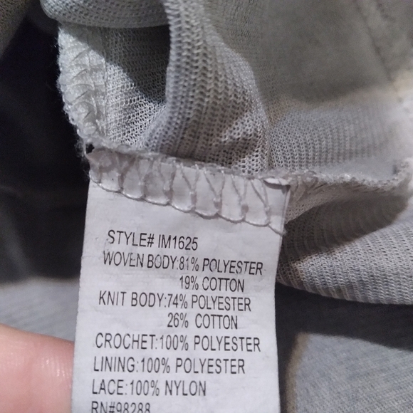NWOT  CalStyle Gray Lace & Crochet Lagenlook Swing Tunic Top - Picture 10 of 10